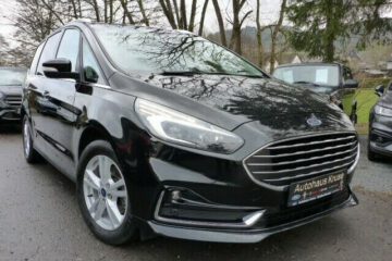 Ford Galaxy in schwarz
